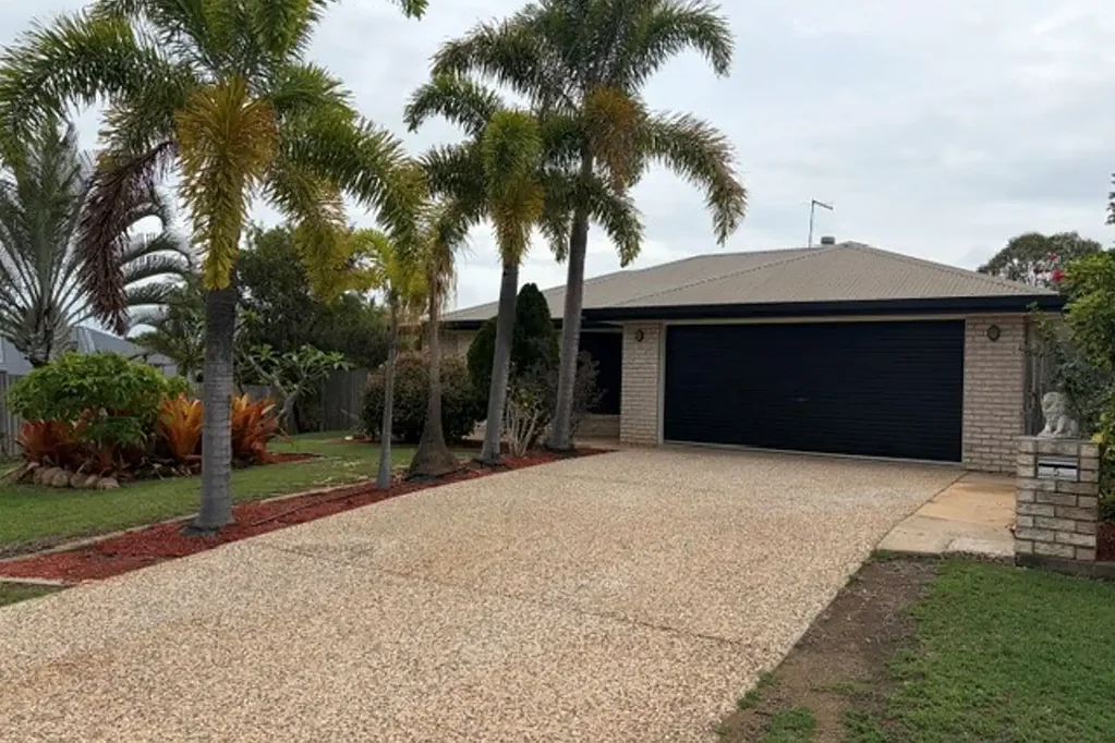 GREAT LOCATION CLOSE TO DRAKES, BOWLS CLUB AND HIGH SCHOOL WITH AN IDEAL ENTERTAINMENT AREA
