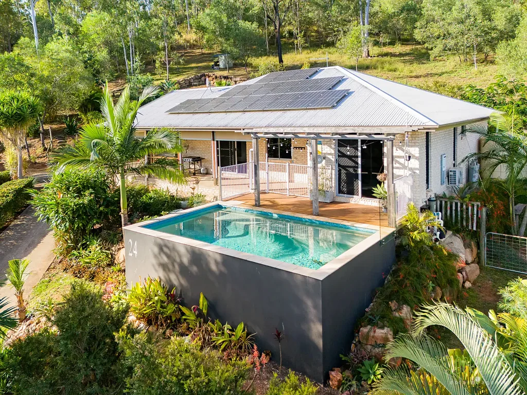 Calliope 3 Bedroom BREATHTAKING VIEWS, INFINITY POOL, STUDIO!
