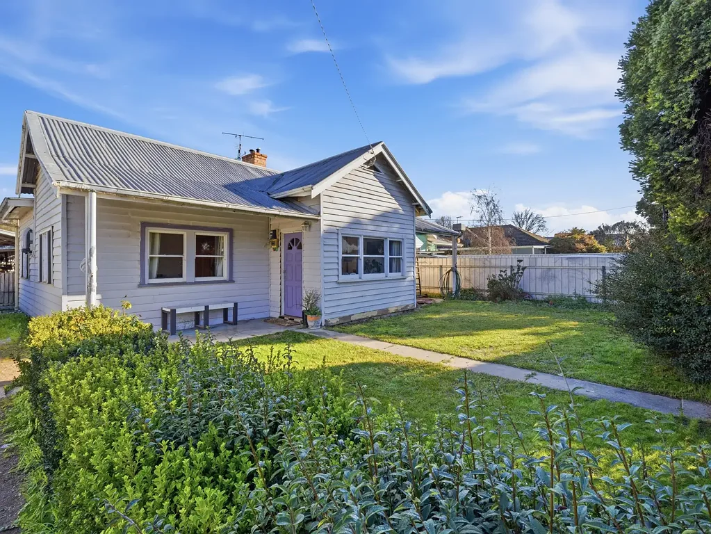 Benalla 3房  A WELL LOVED HOME WITH ENDLESS POTENTIAL