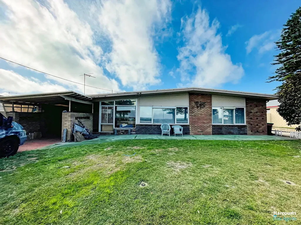 Safety Bay 2 Bedroom Beachfront Position with Endless Potential on 1012sqm
