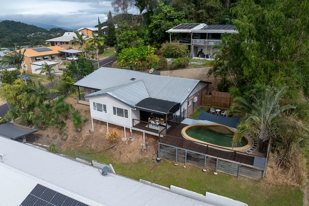 Bayview Heights 3房  Elevated Living with Ocean Views & Endless Potential