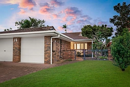 2/15 Maiala Close, Paradise Point