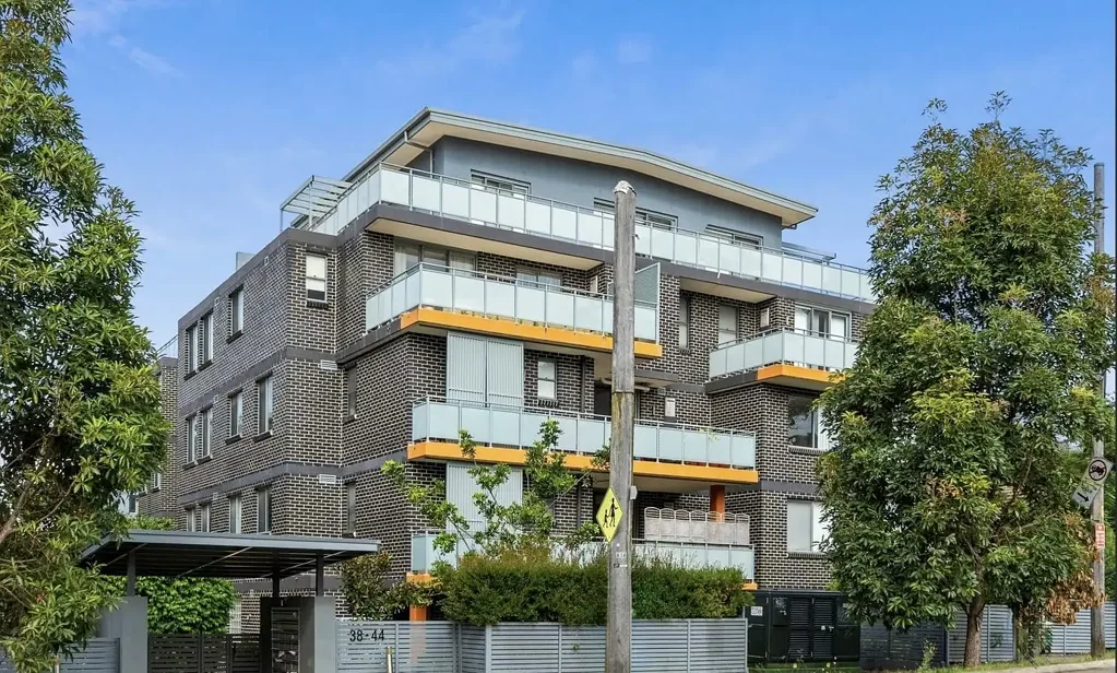 Modern 1 Bedroom + Study Apartment in Epping | Fully Furnished