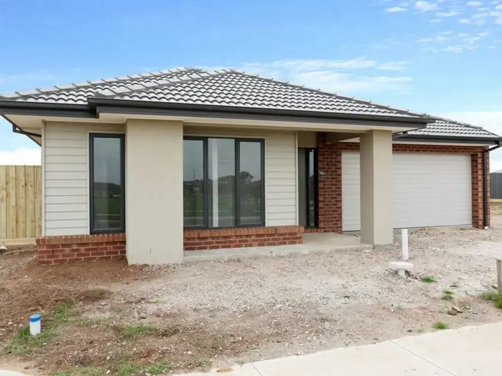 Contemporary Comfort Meets Convenience in Tarneit! APPLICATI