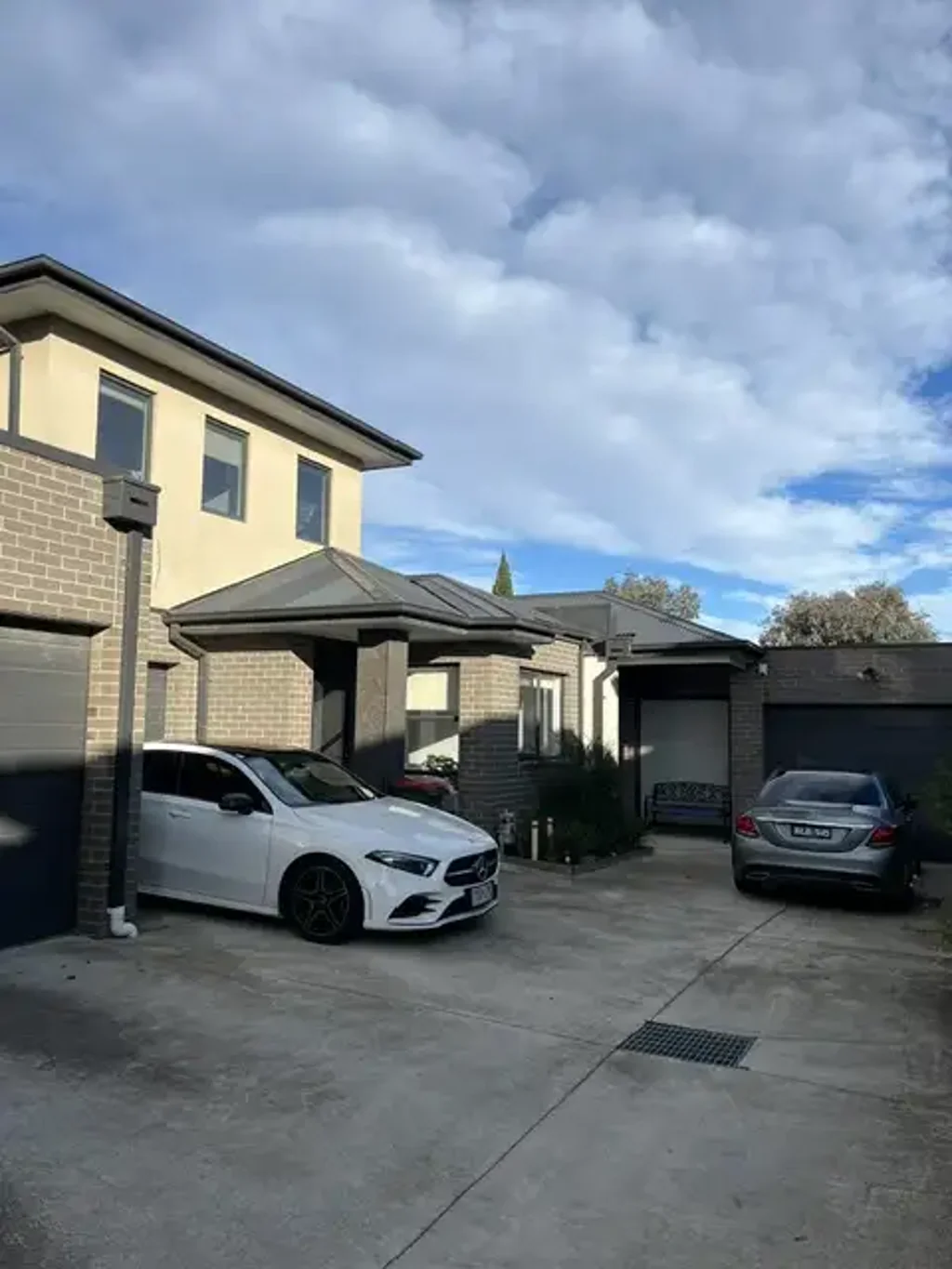 Modern, Low-Maintenance Living in the Heart of Summerhill Estate