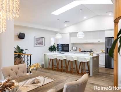 26 Brookwater Crescent, Mollymook Beach, NSW 2539, 5 Bedrooms, 3 Bathrooms, House