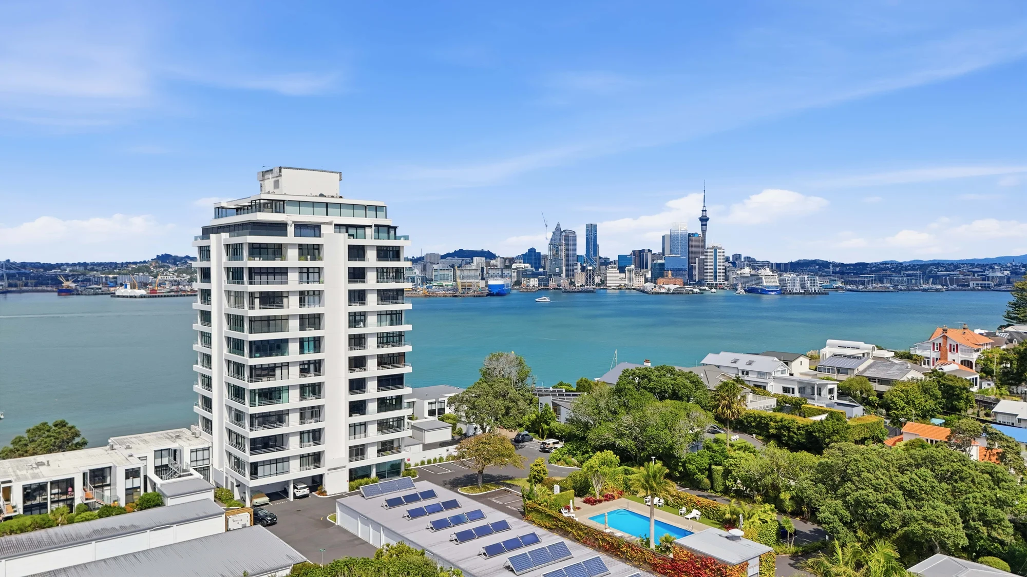Stanley Point 2침실 World Class Views from Iconic Waterfront Landmark