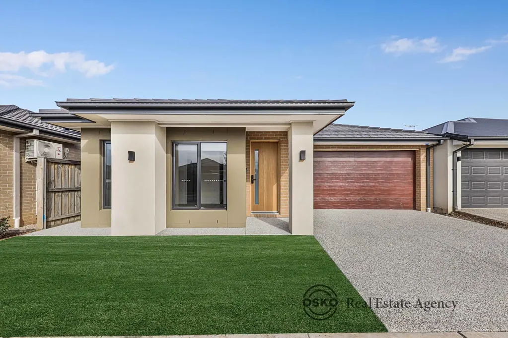Brand-New Family Home in Sought-After Riverwalk Estate!
