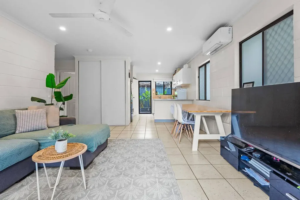 Bungalow 2 Bedroom Tenanted Until June 2026 | End Positioning Villa |  City-Edge Living