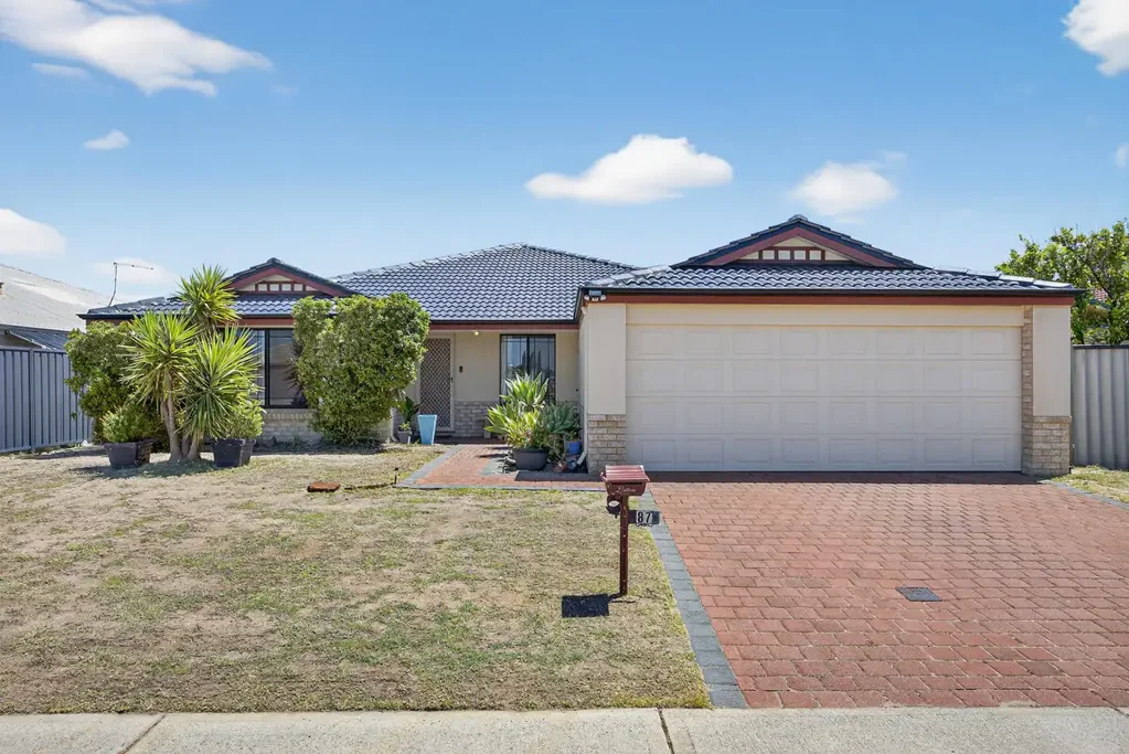 Port Kennedy 4 Slaapkamer Why: Offering easy care living, this low maintenance abode combines a family focussed appeal with a prime location that’s sure to impress