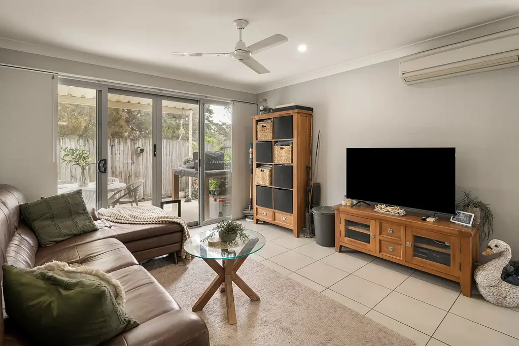 Taigum 3Phòng ngủ Owner-Occupied Townhouse Offering Comfort, Convenience & a Peaceful Outlook