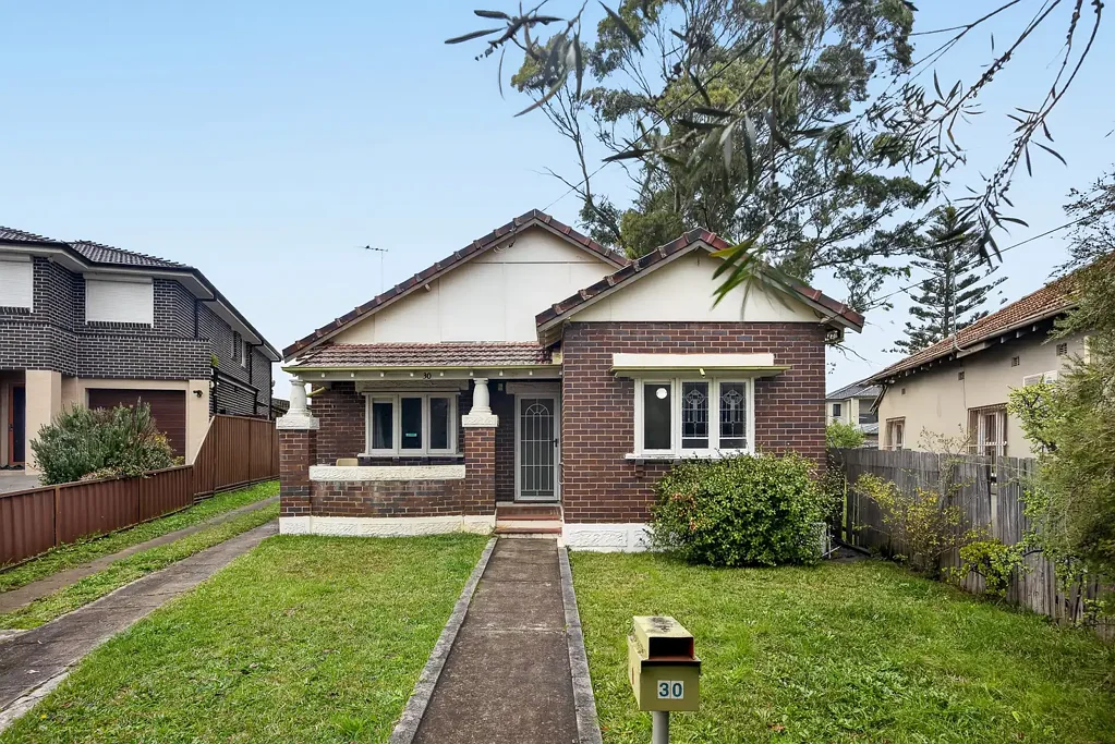 Punchbowl 4침실 Massive 664sqm R3 Zone Block with Infinite Potential!