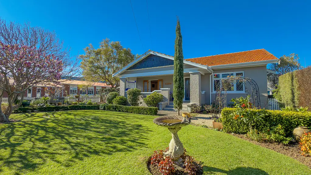 Thames 4房  Four bedroom character residence