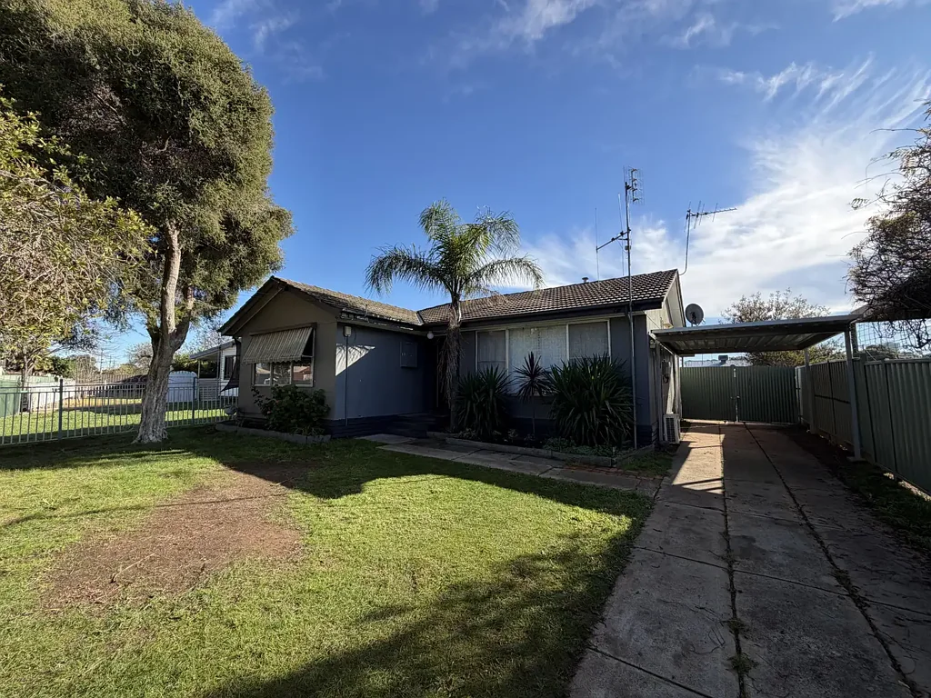 Quiet Court Living with Modern Comforts!