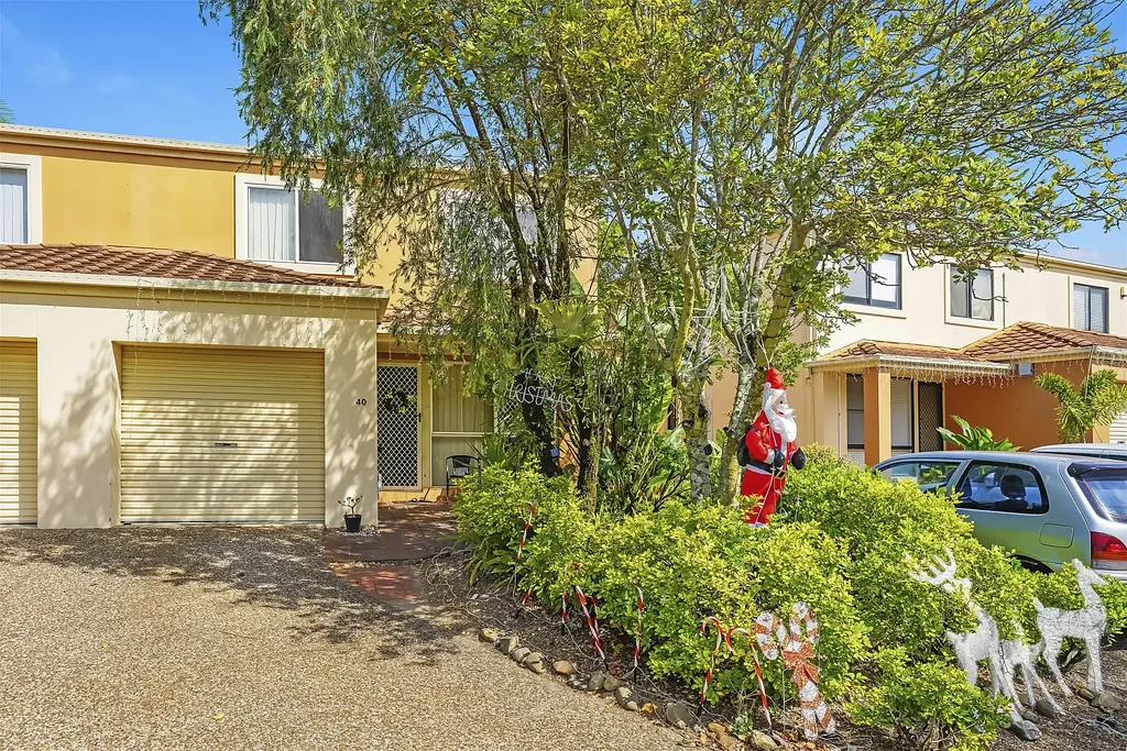 Unit40/1 Warbler Parade, Varsity Lakes, QLD 4227