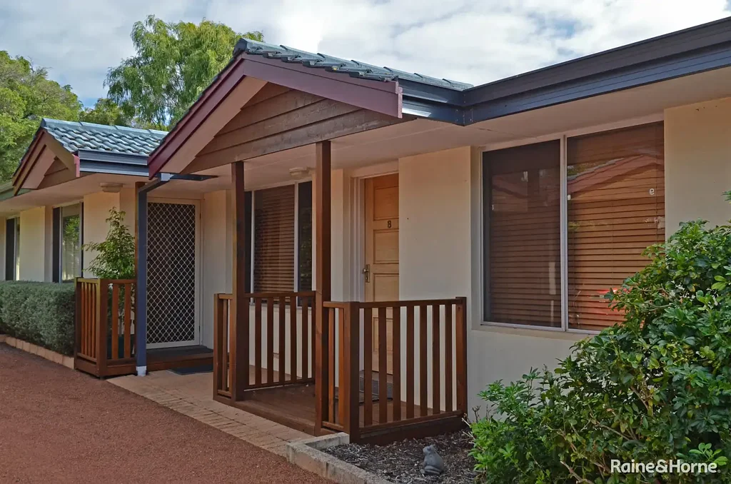 Easy Care Villa in Popular Location!