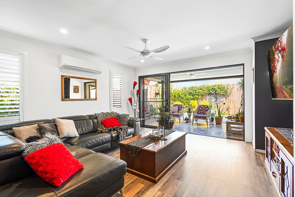 16 Potts Street, Palmview, QLD 4553