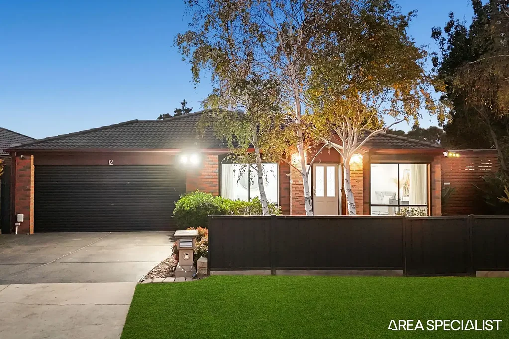 Cranbourne East 4 Bedroom Spacious Family Living with Exceptional Entertaining in Brindalee Estate