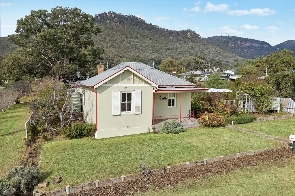 Kandos 3ห้องนอน Charming Country Cottage on 2,207m² with Subdivision Potential (STCA)