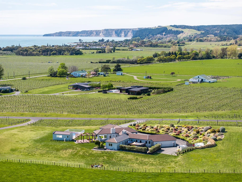 Haumoana 4房  Prestigious Views with Pool, Space and Lifestyle