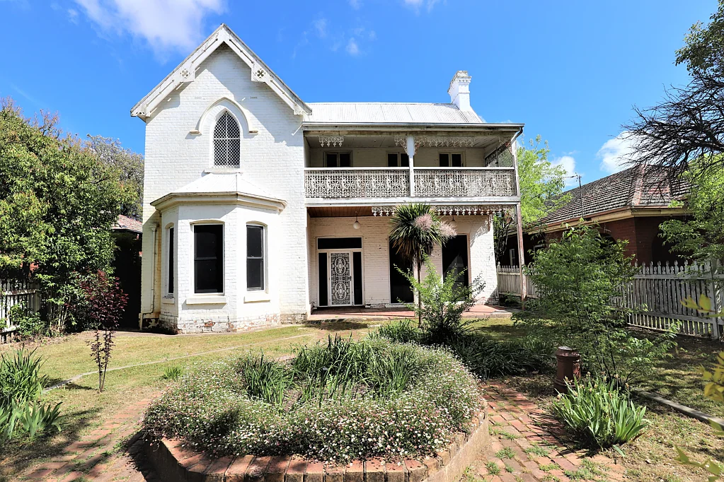 37 Thompson Street, Cootamundra, NSW 2590