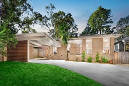 27 Andrew Crescent, Croydon South