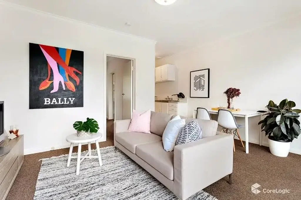 Low maintenance living in central location