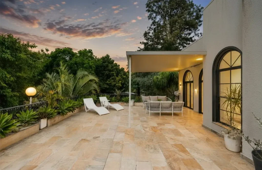 Minden 5कमरा Commanding Acreage Estate on Over 21* Acres, with Sprawling Floor Plan