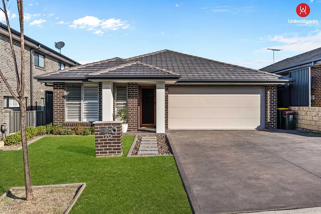 Leppington 4房 Emerald Hills Estate中心位置 四卧套房 主卧步入式更衣室 厨房石台面 双车位车库 管道空调 Modern Family Living in Prestigious Emerald Hills Estate
