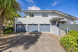 2 Redwood Drive, Massey