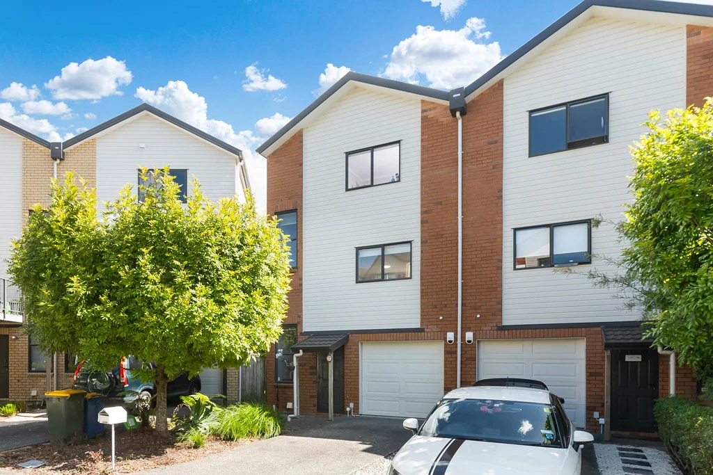 Te Atatu South 3 Slaapkamer Effortless Living in St Clair Village