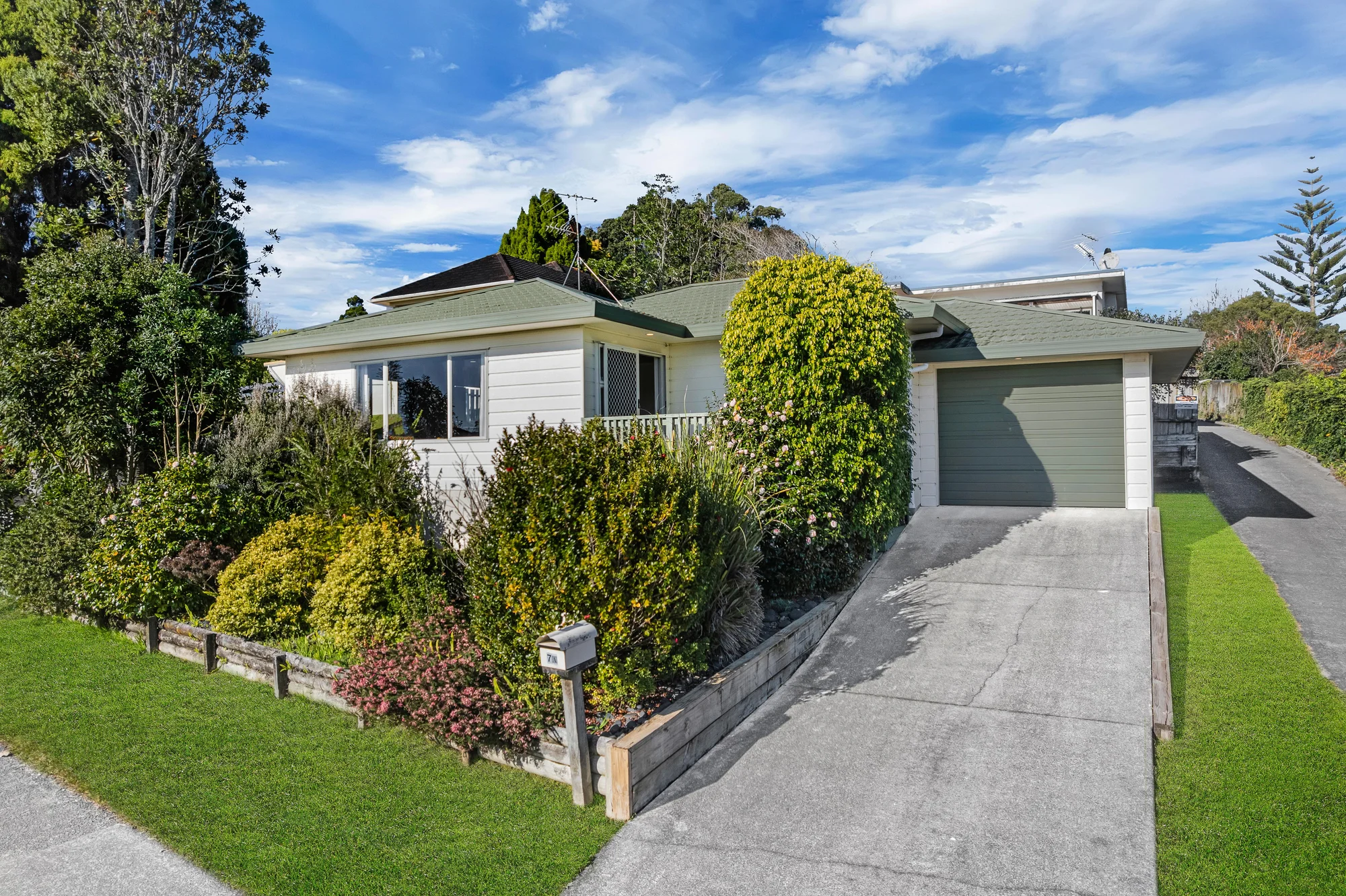 Waiuku 2房  Sunshine, Views & Village Convenience