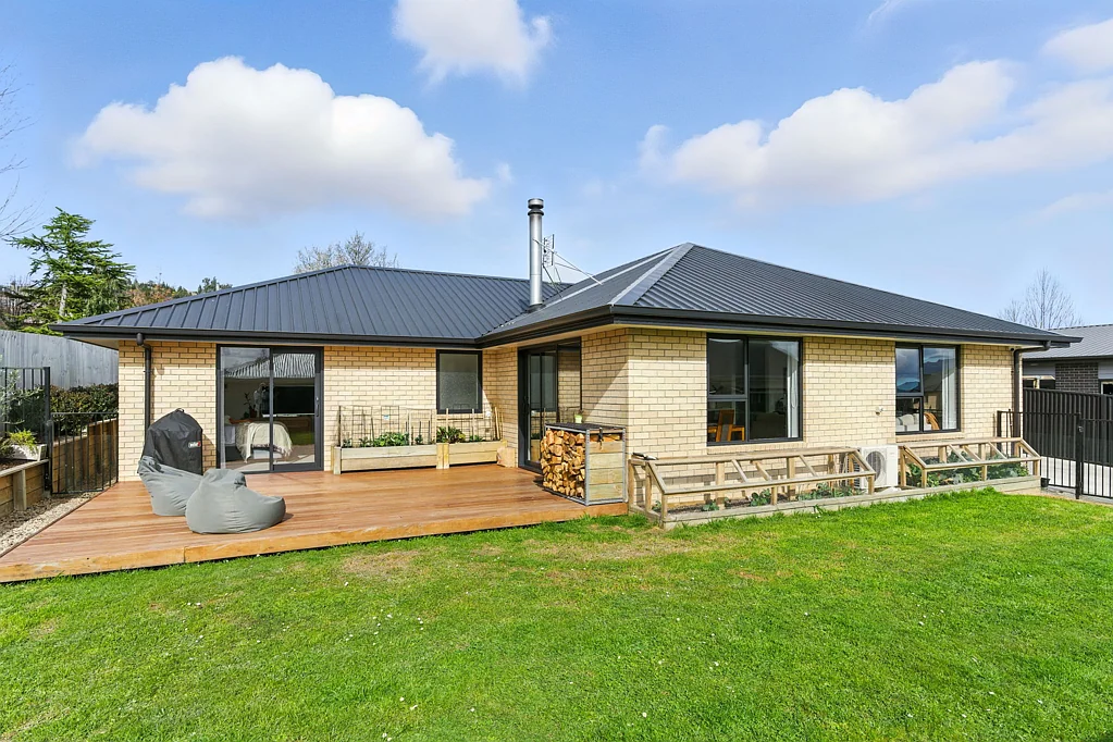 Mosgiel 3બેડરૂમ Near-New, Why Build? Vendors on the Move