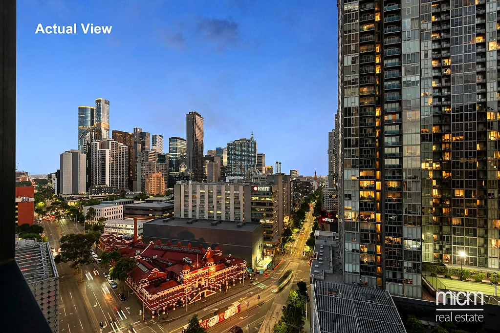 Carlton 2Moenga Exclusive Corner Entertainer Footsteps from the CBD