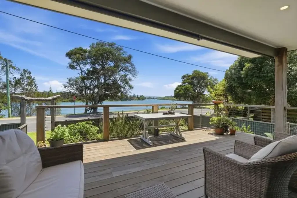 Mylestom 4房  Coastal Lifestyle + Secure Passive Income in the Heart of Mylestom