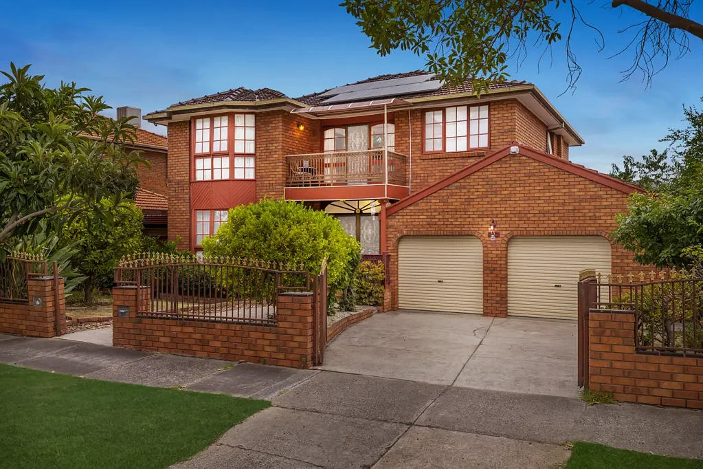 Avondale Heights 4 Slaapkamer Spacious Family Living in the Sought-After Avondale Park Estate (Approx. 40sq)