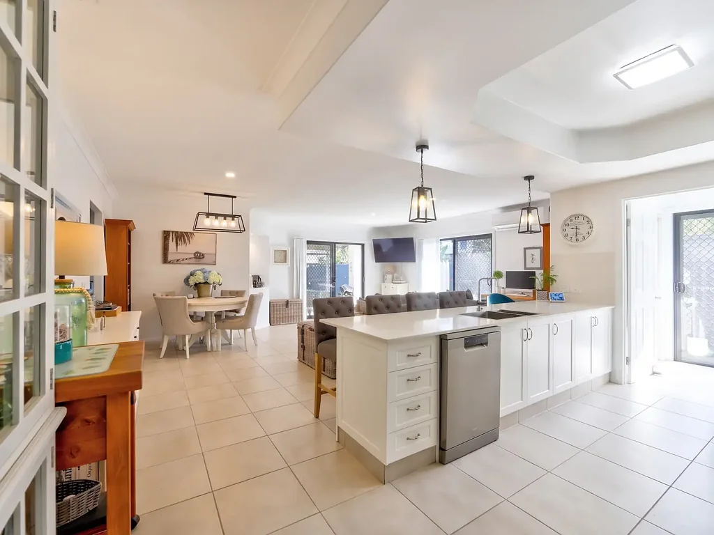 Robina 3房  PRIVATE, RENOVATED, AND MOVE-IN READY
