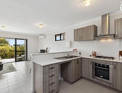 2/13 Anderson Street, Mount Hawthorn, Perth CBD, 2 Bedrooms, 2 Bathrooms, Apartment