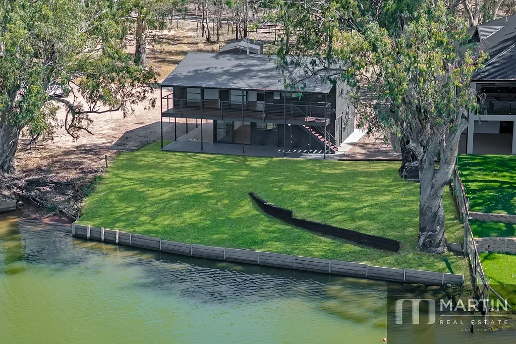 Brenda Park 5Zimmer PRESTIGIOUS AREA OF BRENDA PARK, MORGAN
VIEW BY APPOINTMENT