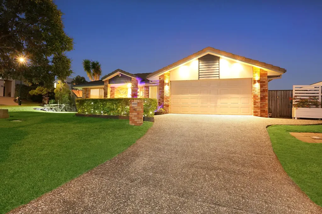 Pacific Pines 4 Slaapkamer Huge Family Home in the Best Neighbourhood in Pacific Pines!