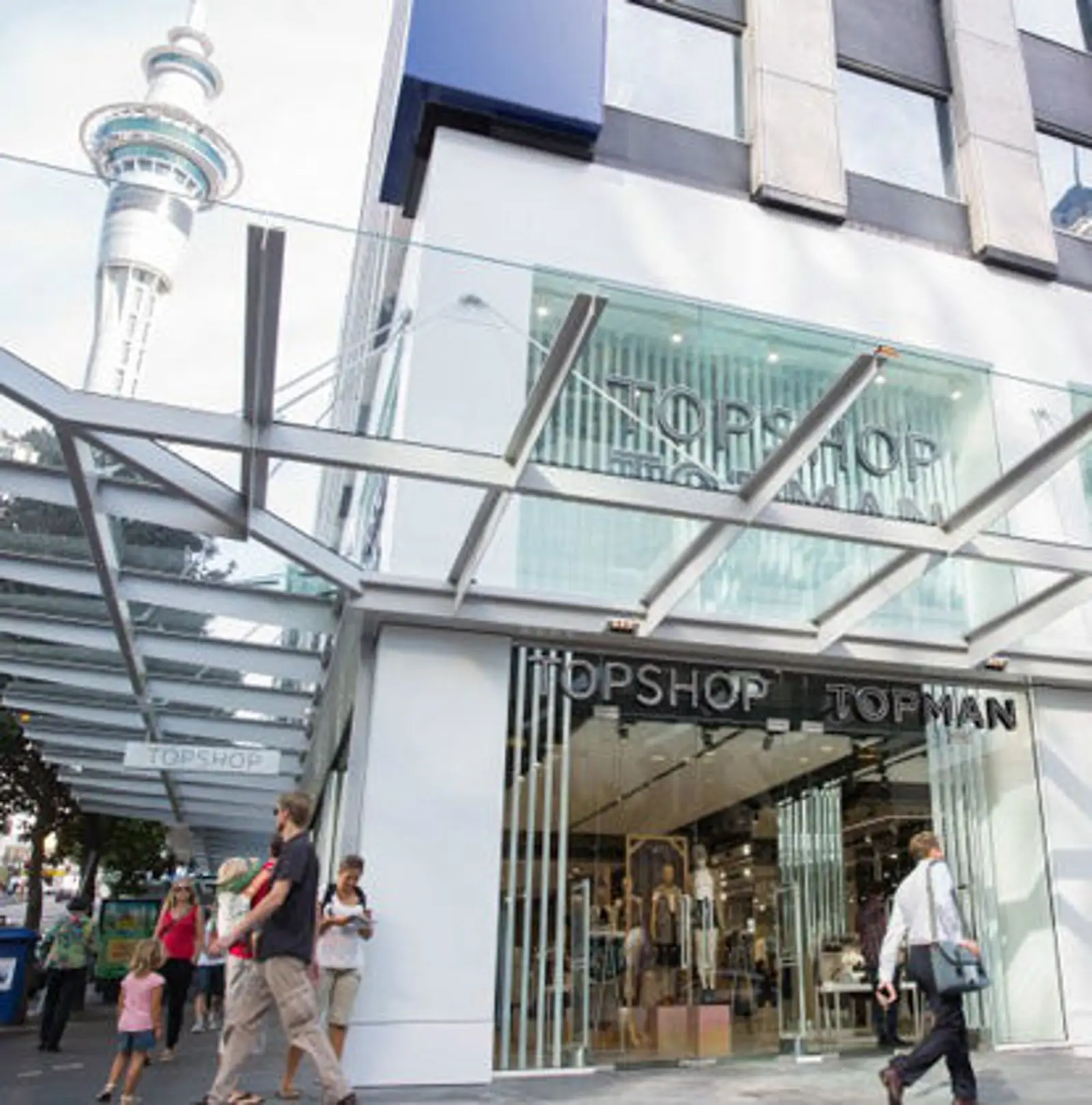 新西兰时尚品牌TopShop面临破产清算,昔日开业盛况难再现