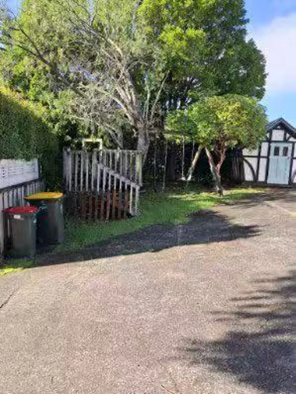 Spacious Family Home in Botany Downs - 5 Bed, 2 Bath, 2 Living!