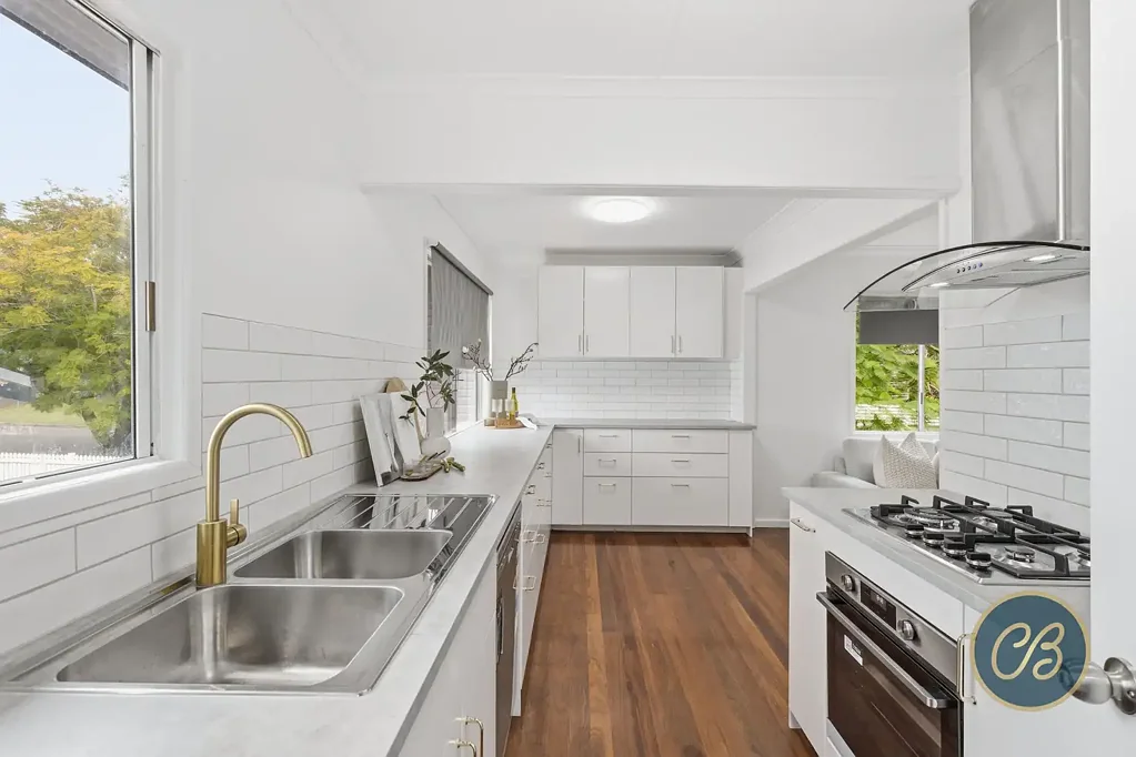 Aspley 5部屋 Dual Living Dream in a Peaceful Parkside Setting