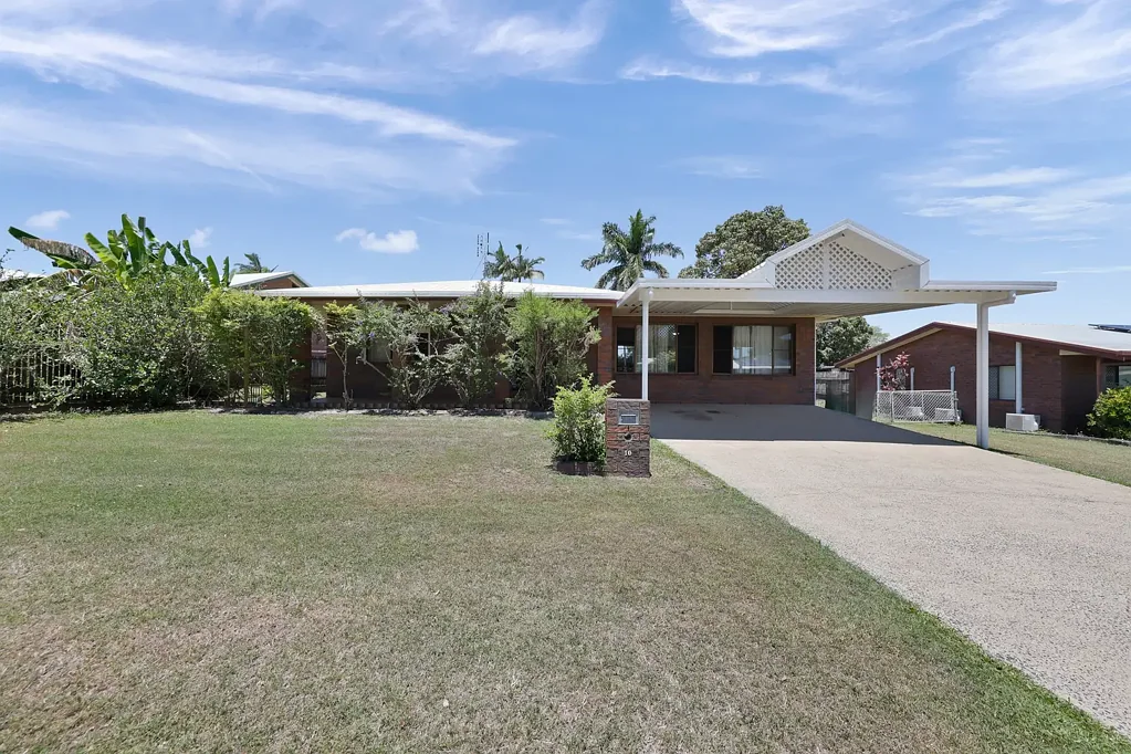 10 Shiral Drive, Beaconsfield, QLD 4740