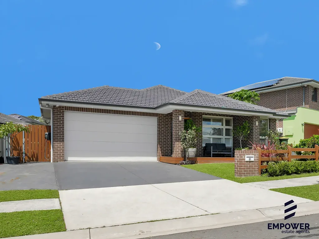 51 Crowley Boulevard, Claymore, NSW 2559