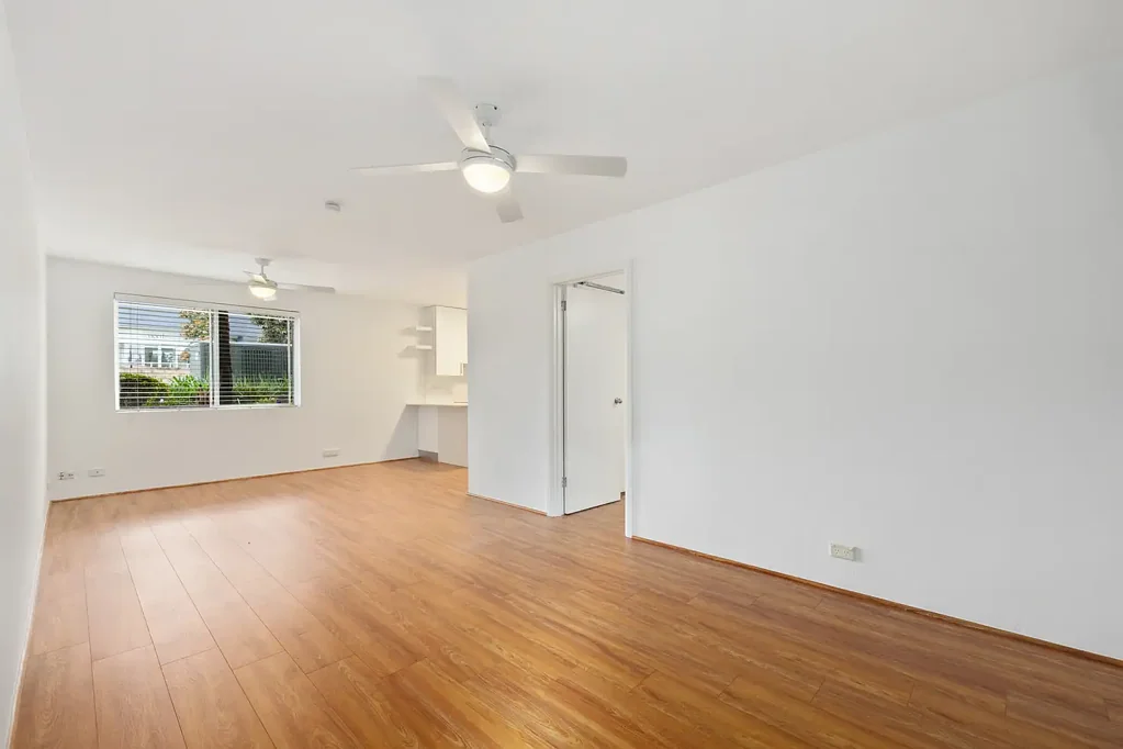 Newly refurbished Coastal Convenience One Bedroom Apartment