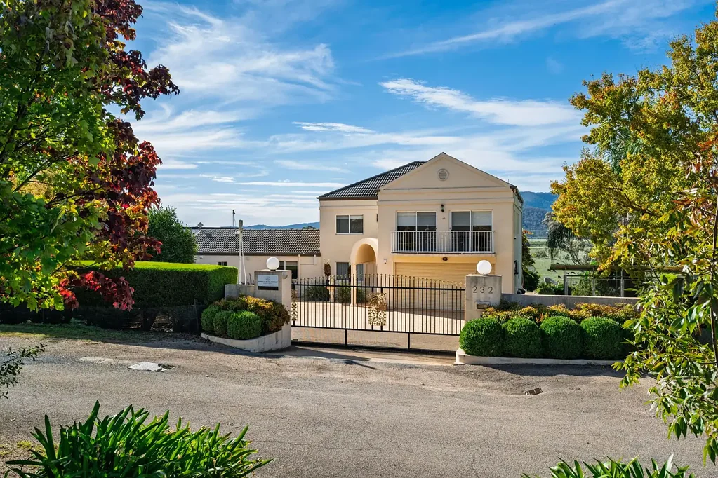 Myrtleford 5房  Private Estate Offering Space, Elegance & Indoor Pool Retreat