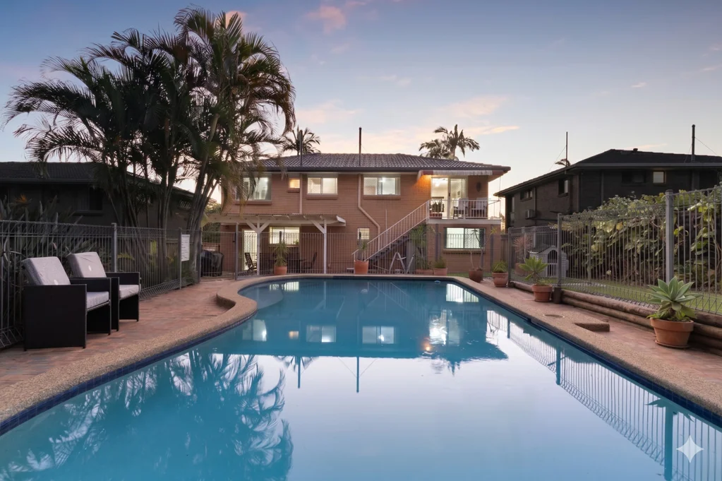 Robertson 6chambre A Home Where Space, Flexibility & Family Living Come Together