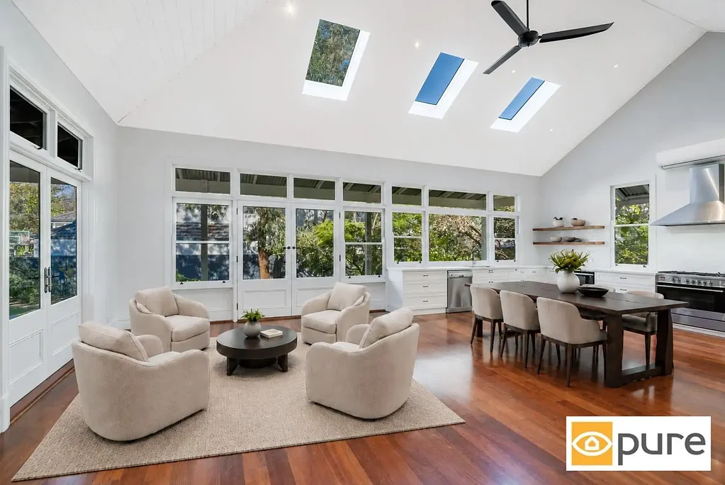 TIMELESS SHENTON PARK CHARM WITH A MODERN REAR EXTENSION