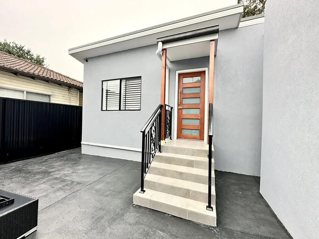 Modern One Bedroom Granny Flat include Water, Gas and Electr